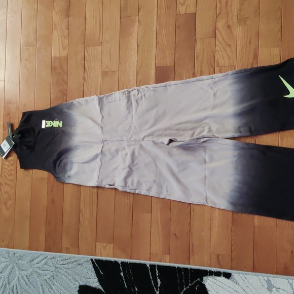 Nike Women's jumpsuit - Picture 3 of 7
